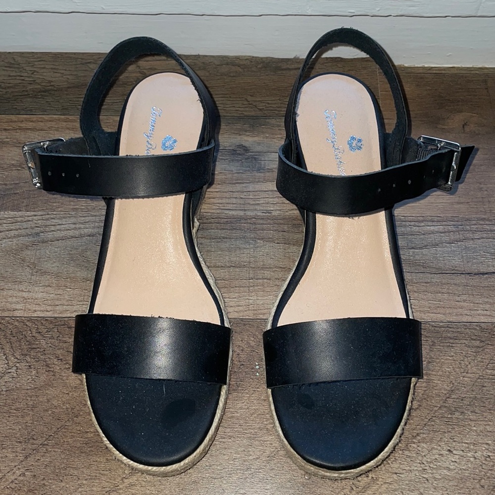 NEW | Tommy Bahama Wedges